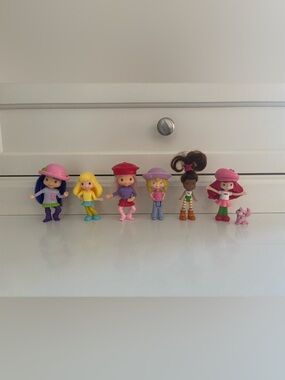 Strawberry Shortcake Figurine Lot